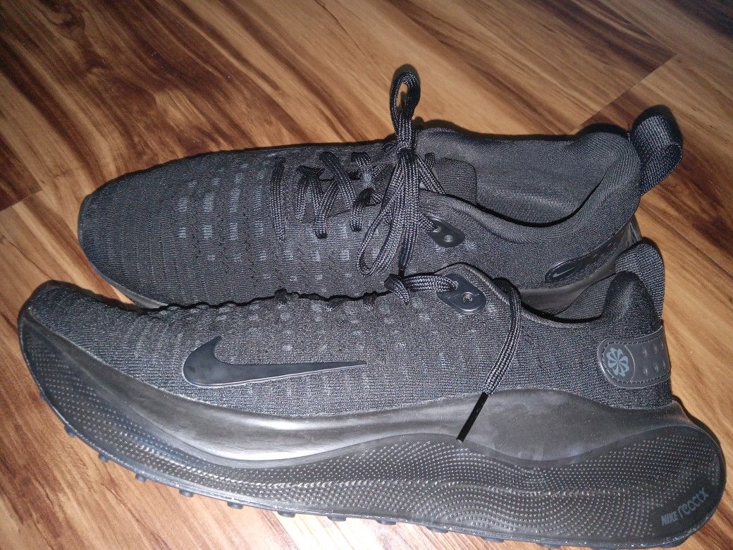 Nike Black Reaction 4.sz9.5