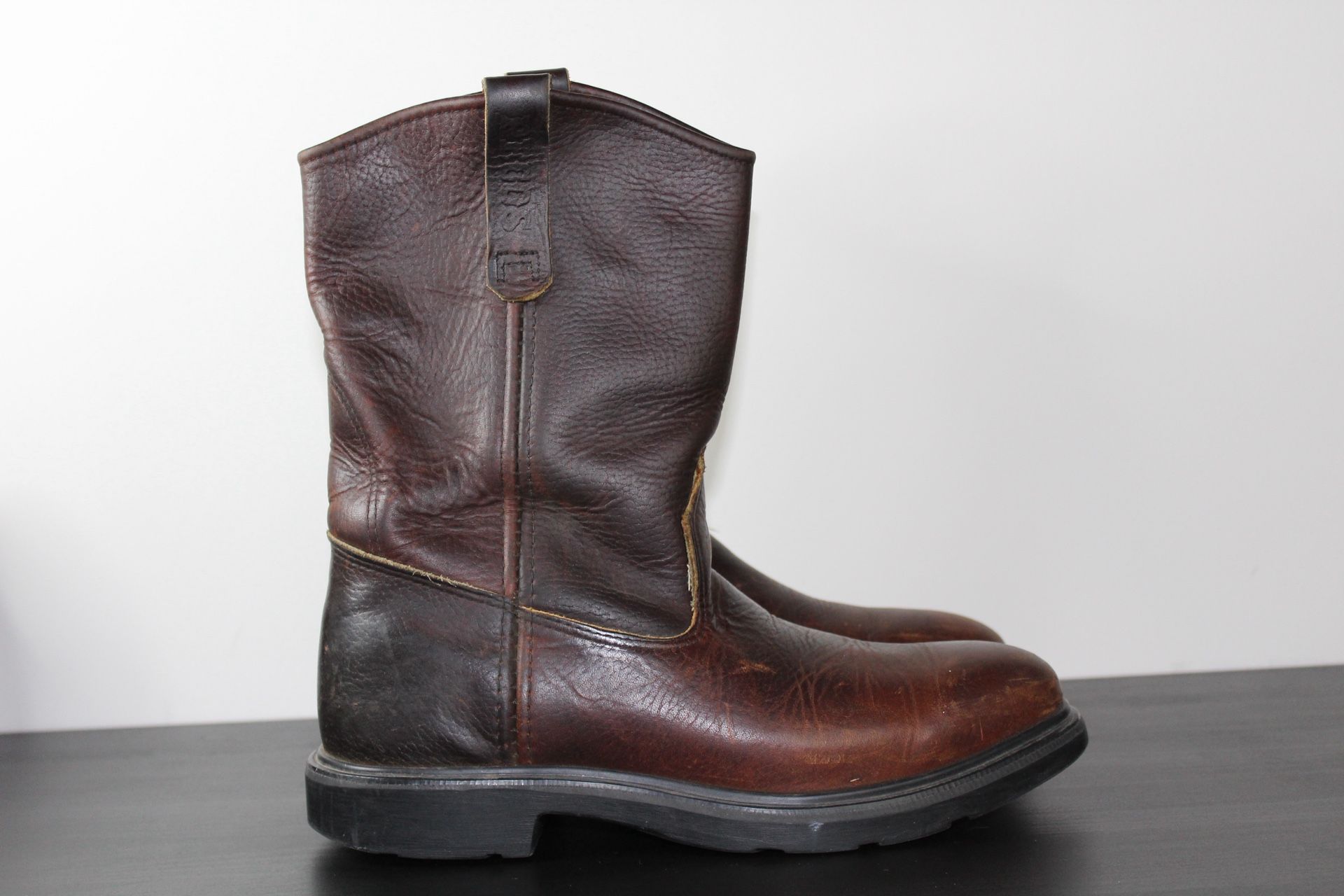 Red Wing Pecos 1132 Leather Soft Toe Cowboy Pull on Work Boots Men's Size 9.5 B