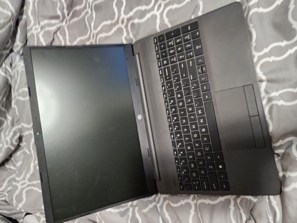 Brand New Lap Top WITH CHARGER!!!!!!