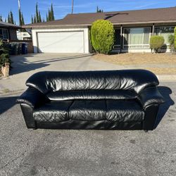 Genuine Italian Leather Couch – Black – Comfortable & Stylish