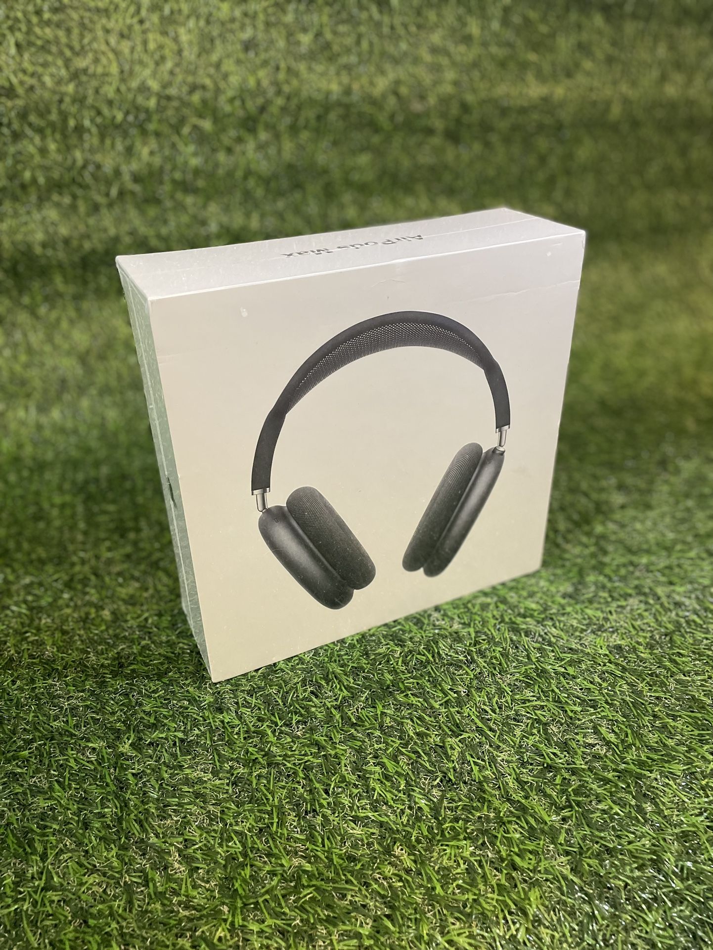 AirPod Maxes Black Color Way