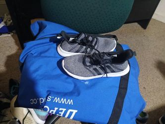 Adidas Woman's sneakers 8.5