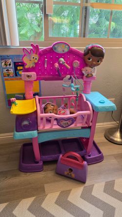 Disney Junior Doc McStuffins All in One Nursery Playset