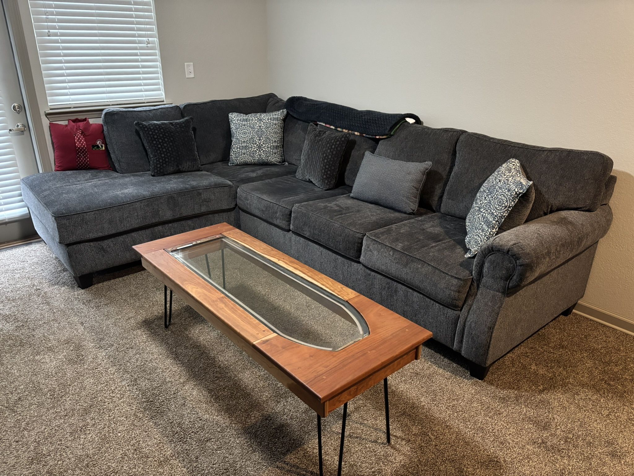 Broyhill Tripoli Sectional