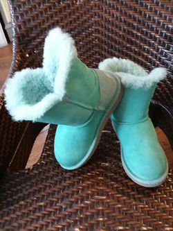 Authentic UGGs TURQUOISE kids 4