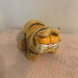 Vintage 1981 Fun Farm Garfield Plush Wearing Garfield Slippers 13” HTF