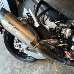 2023 Aprilia Tuono V4 Factory 1100cc