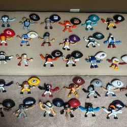 NFL Rush Zone McDonald’s Toys Rare 32 Team Players & 24 Balls