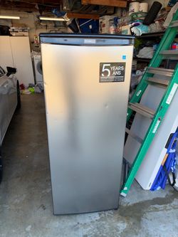 Freezer, stand up by Danby 8.5 Cf