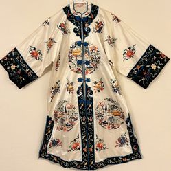 Vintage Bai Hua silk embroidered robe/kimono