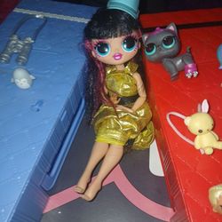 LOL Doll & Acessories W/ 2 LOL Closets