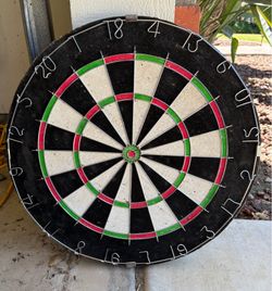 Vintage DP Superstar 800 Game Room Board - With Wall Bracket