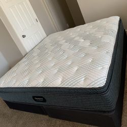 KING PRESSURESMART MATTRESS AND FREE BOX SPRINGS 