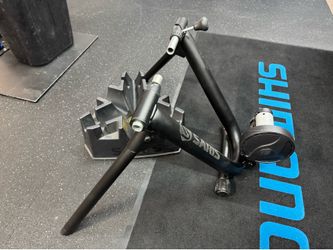Saris Trainer with Front Wheel Holder