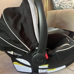 Graco Click Connect car Seat-free 