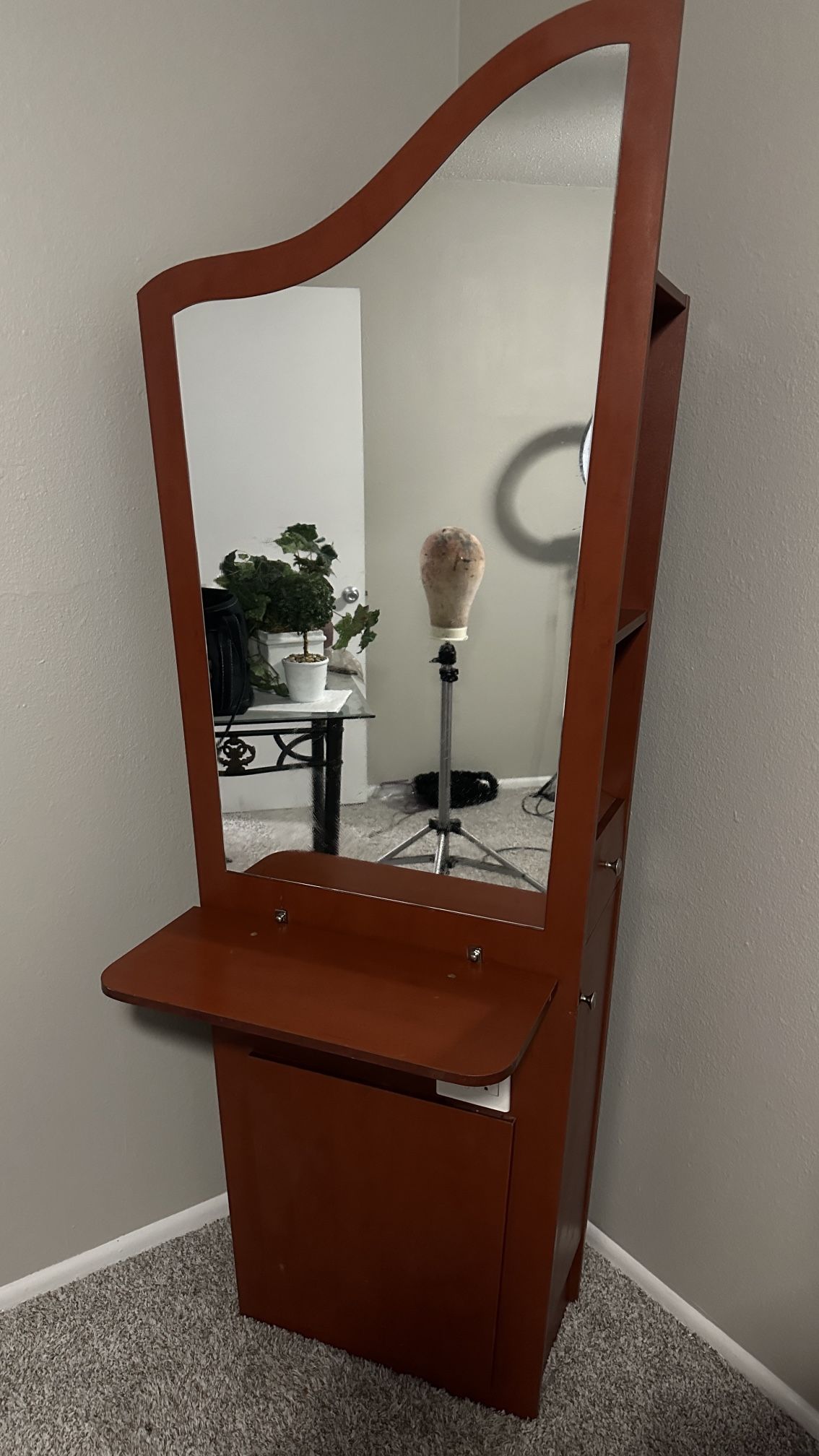 Vanity Station for Hair Stylist/Makeup Artist (Has electrical outlets)