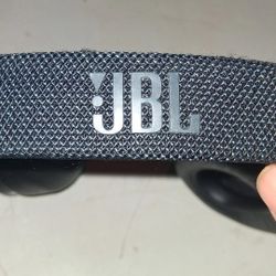 JBL Live 650BTNC 