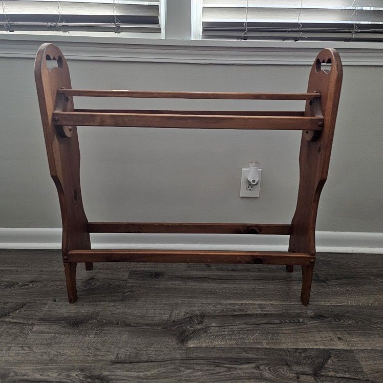 Vintage solid wood quilt or blanket rack 32x32.5 in