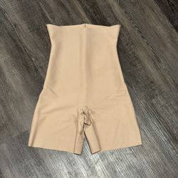 SKIMS High Waisted Shorts