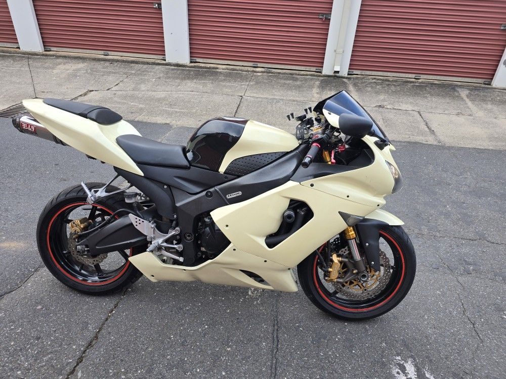 06 kawasaki ZX-6R 636