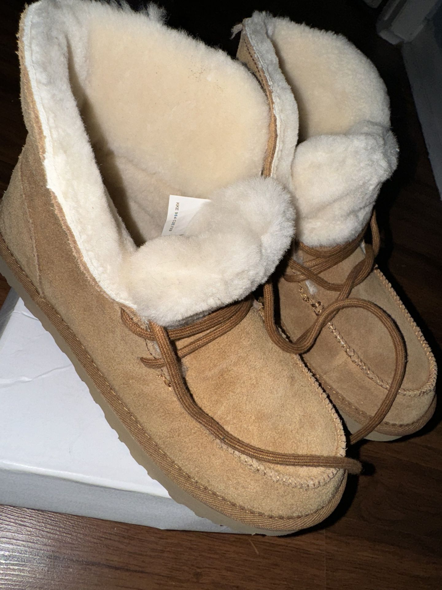 Size 7 Ugg’s Never Worn 