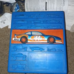 Hot Wheels cars and carrying case