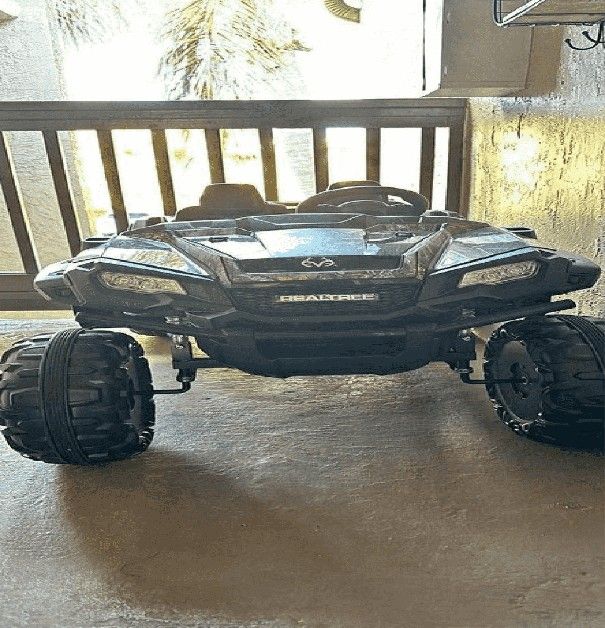 Kids' Electric Ride-On - Joy and Adventure for Small Drivers thus student