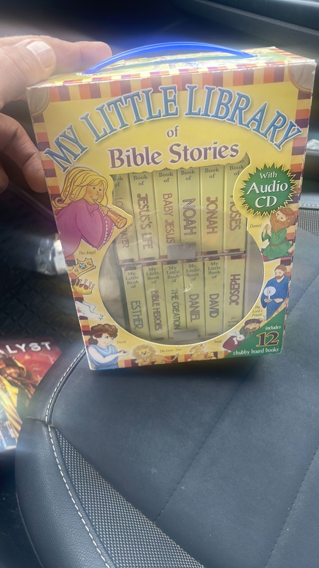 My little library of bible stories 12 cuddly board books. (No CD).