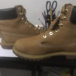 Wheat Timberlands Size 10