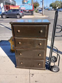 Chest of drawers