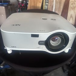 NEC NP2250 Home Cinema Projector In Great Condition. (PICK UP ONLY)