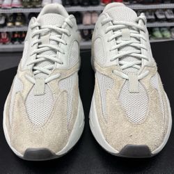 Yeezy 700 Salt  Sz 10 