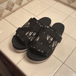 Dior slides