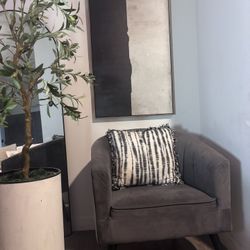 Gorgeous Grey Accent Chair