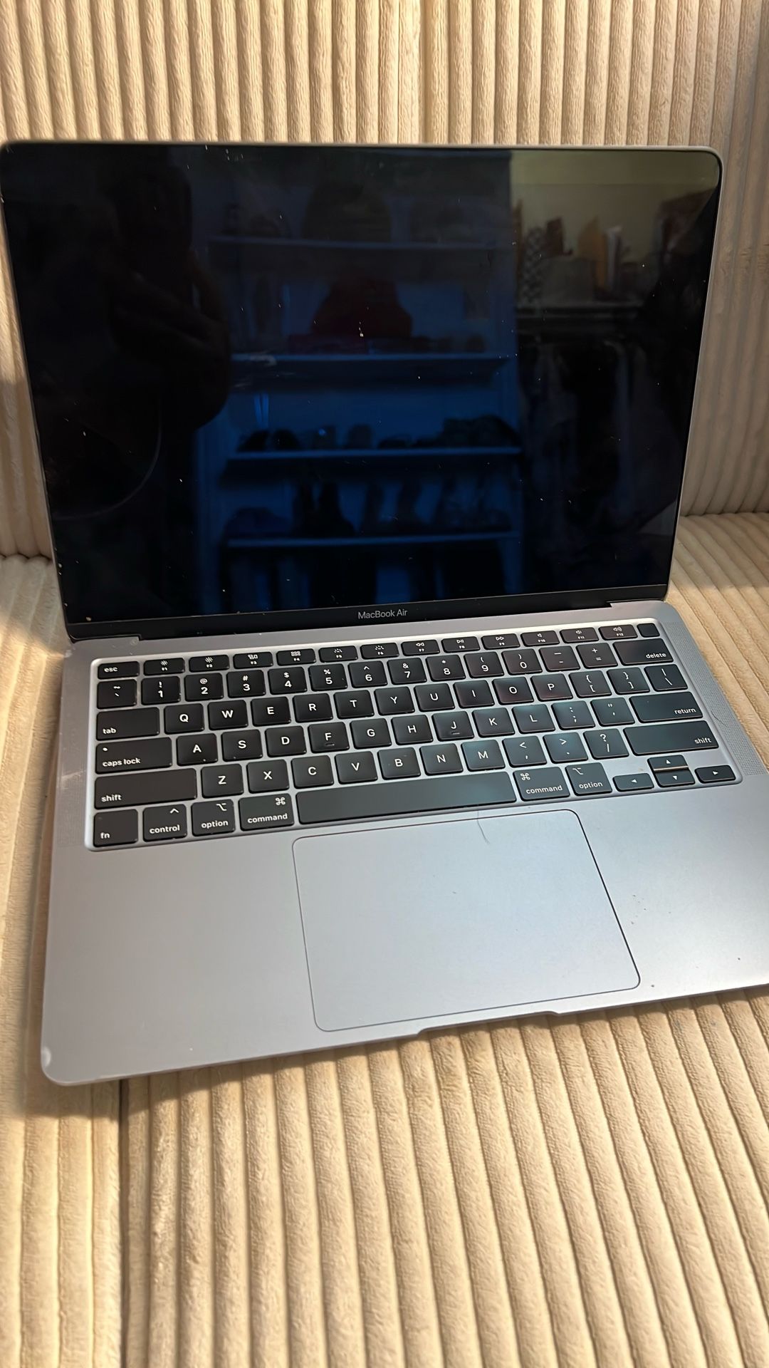 Damaged MacBook Air A2179 (2020)