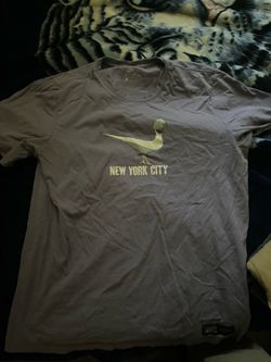 the nike tee (nyc collab) size L