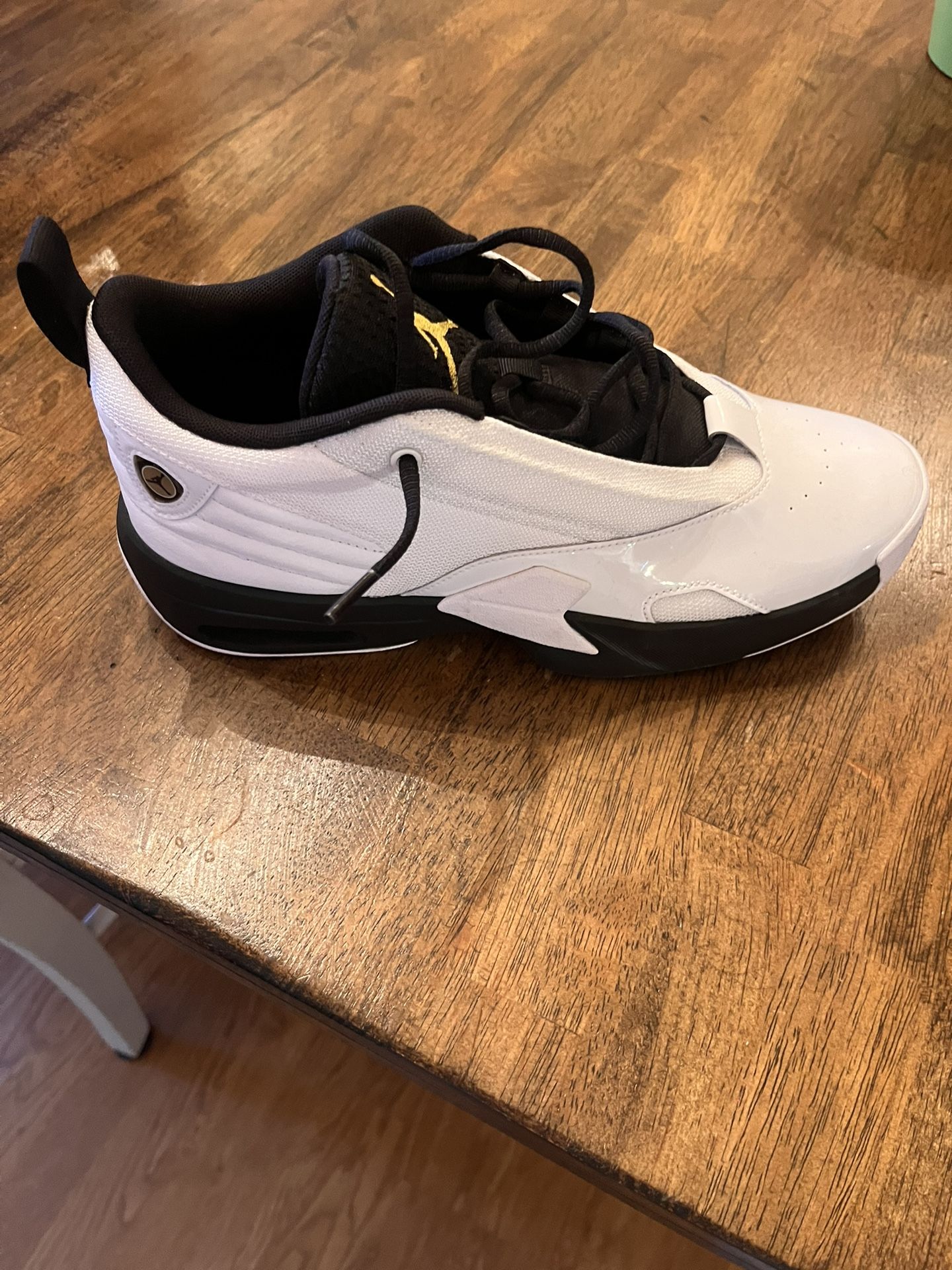Jordan Max Aura 6s