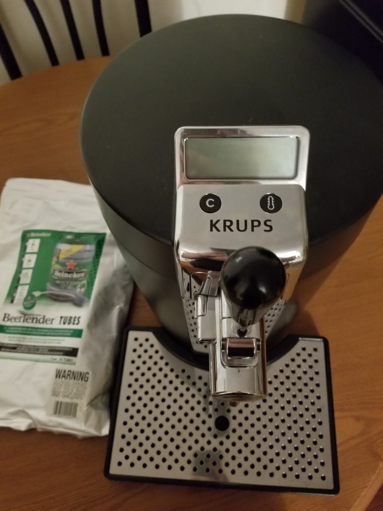 Krups Heineken BeerTender B95 . Plus one Heineken BeerTender Tubes 10 Pack New Sealed