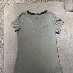 Nike Pro Dri-Fit V-Neck Shirt – Women’s Large