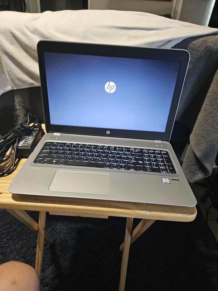 HP 15.6" LAPTOP Intel Core i7-7500U 2.70GHz,12gb Ram,256ssd HD