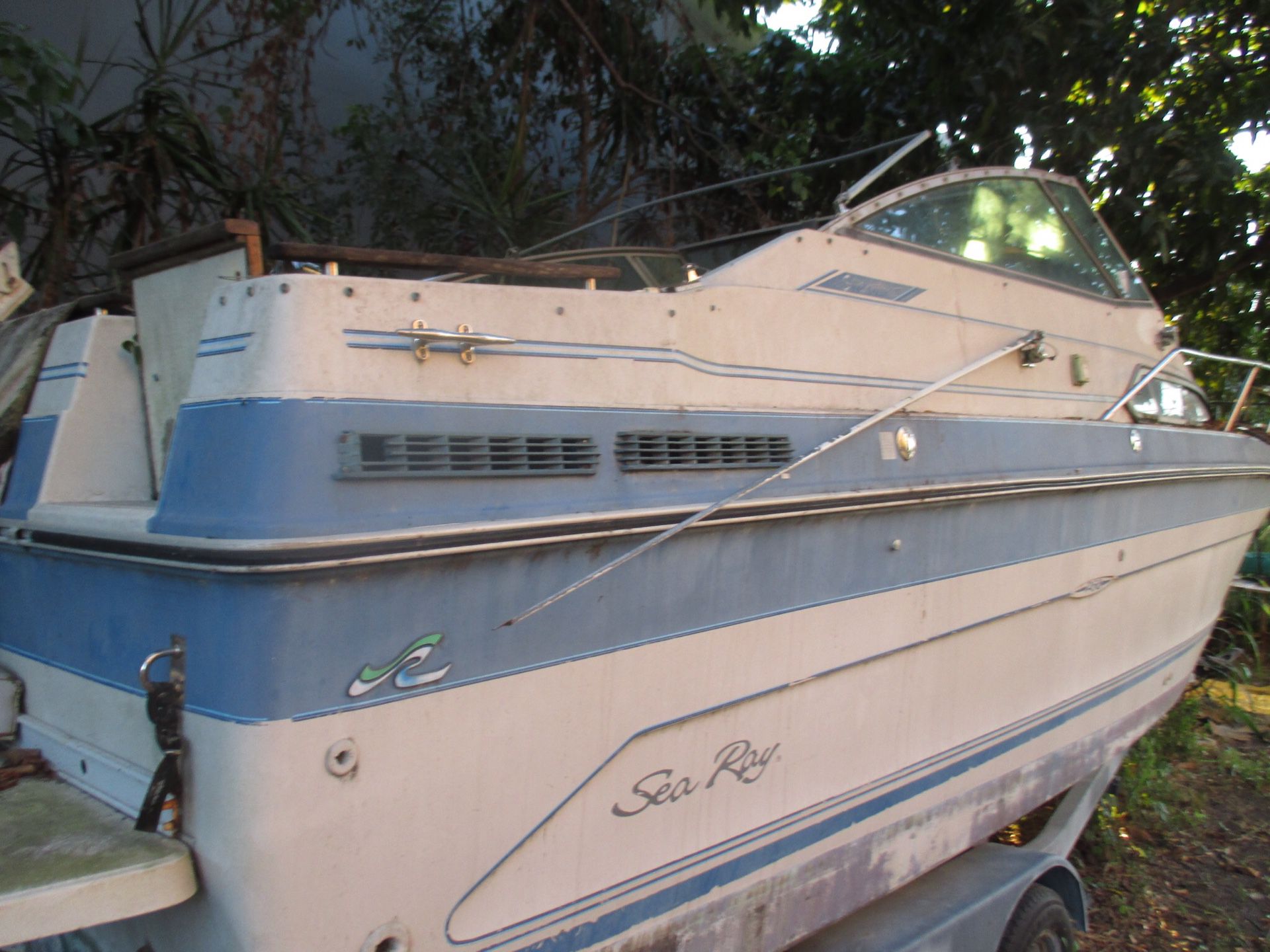 Sea Ray boat...24’. West Kendall.