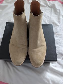 New Republic, Chelsea boots