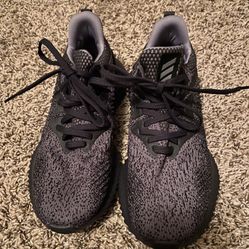 Adidas shoe size 5 Great Condition 