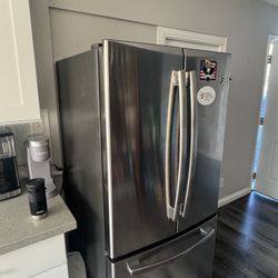 REFRIGERATOR FOR CHEAP!
