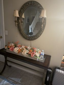Elegant Entryway Set – Console Table, Mirror & Floral Centerpiece 