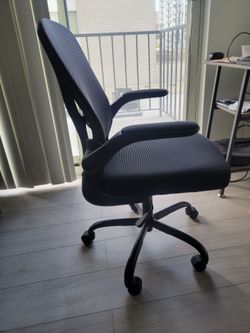 Black Desk Chair