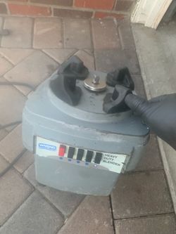 Wearing heavy duty commercial blender