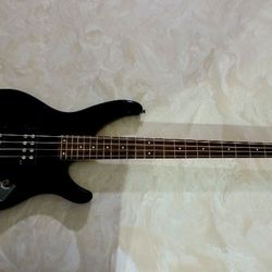  Yamaha TRBX304 Bass Guitar