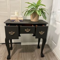 Accent Table