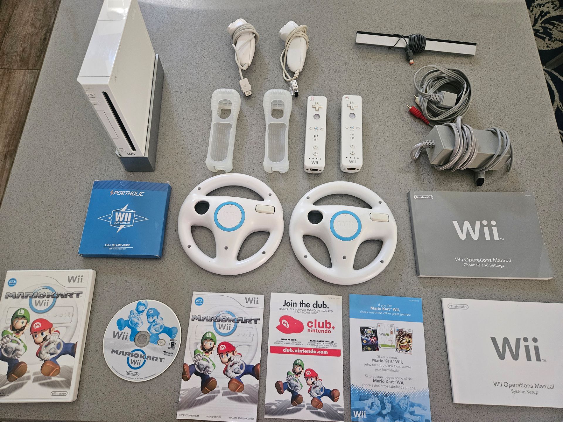 White Nintendo Wii Console, Accessories, Mario Kart Game